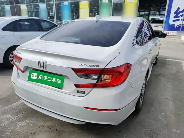 Фото 7 - Honda Accord