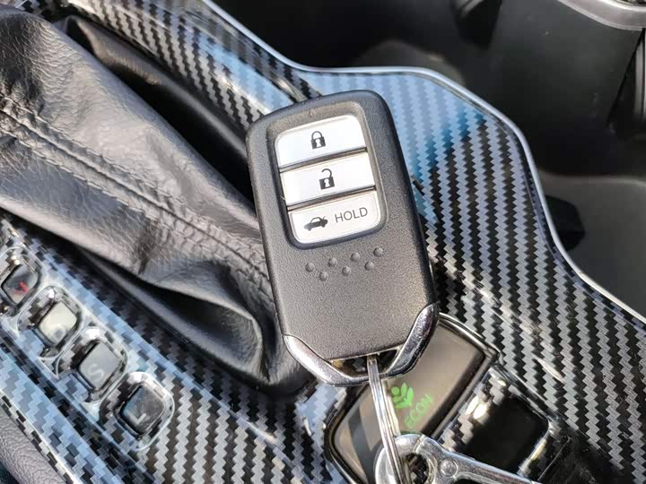 Фото 9 - Honda Accord