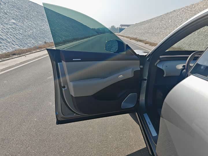 Фото 12 - Xiaomi YU7