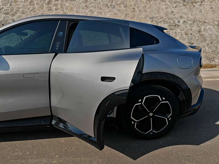 Фото 13 - Xiaomi YU7