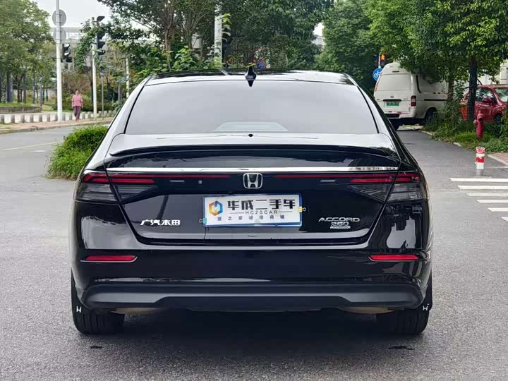 Фото 3 - Honda Accord