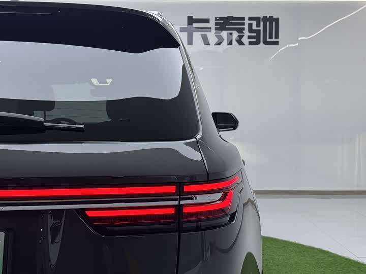 Фото 16 - LiXiang One