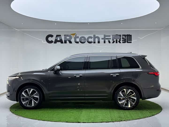 Фото 2 - LiXiang One