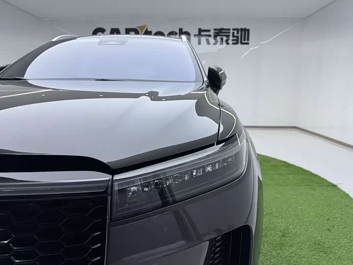 Фото 22 - LiXiang One