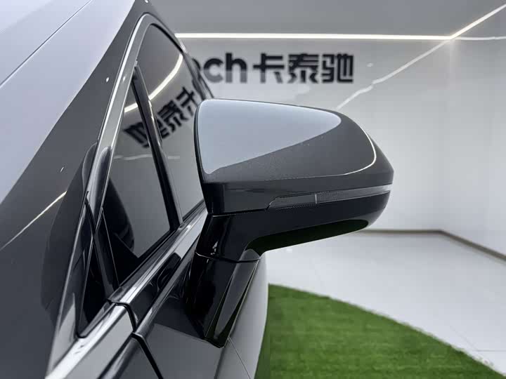 Фото 23 - LiXiang One