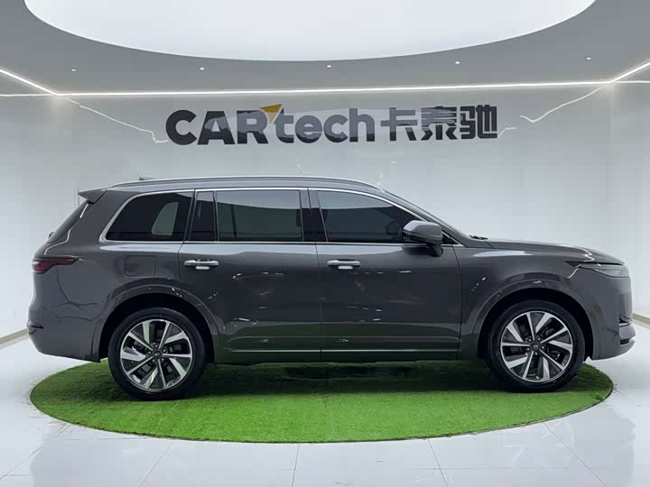 Фото 4 - LiXiang One