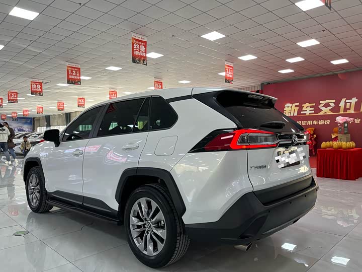 Фото 4 - Toyota Wildlander