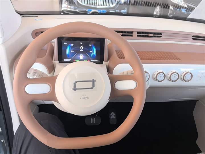 Фото 10 - Bestune Pony