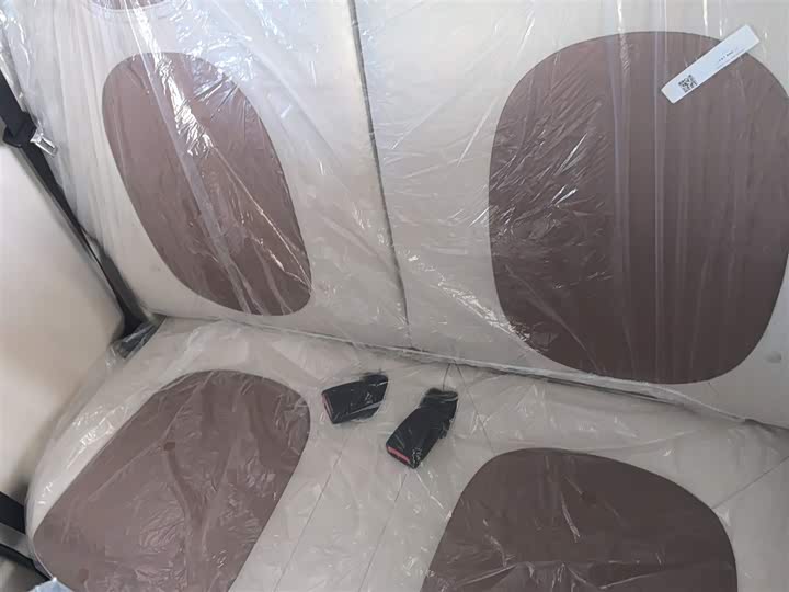 Фото 17 - Bestune Pony