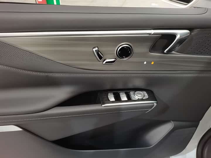 Фото 12 - Buick GL8 ES