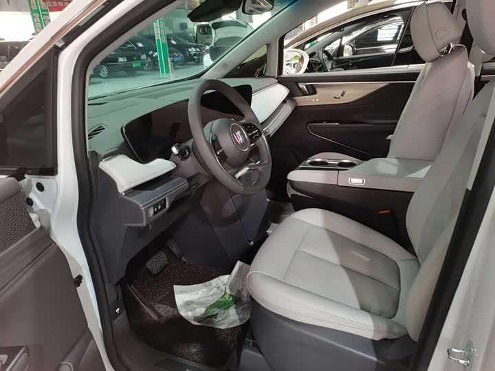 Фото 8 - Buick GL8 ES