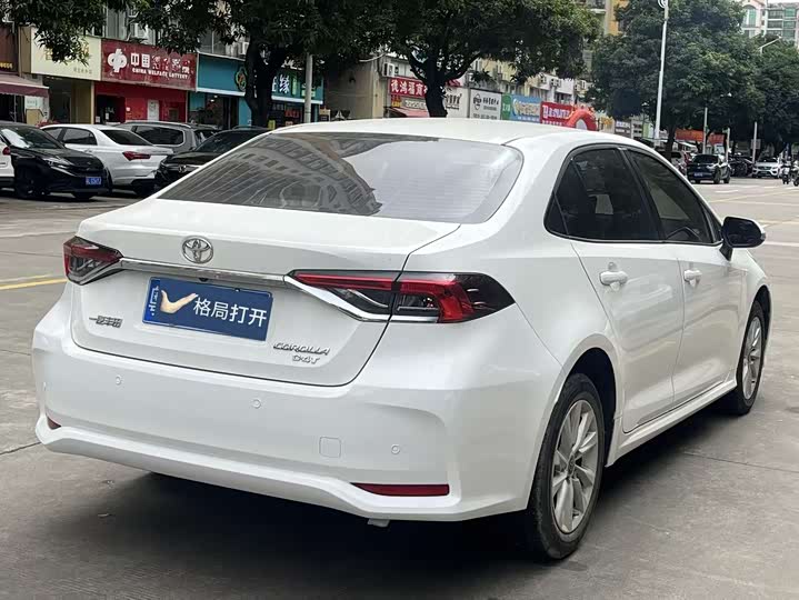 Фото 5 - Toyota Corolla