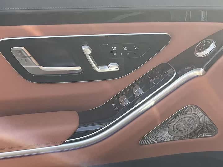 Фото 12 - Mercedes-Benz S-Class