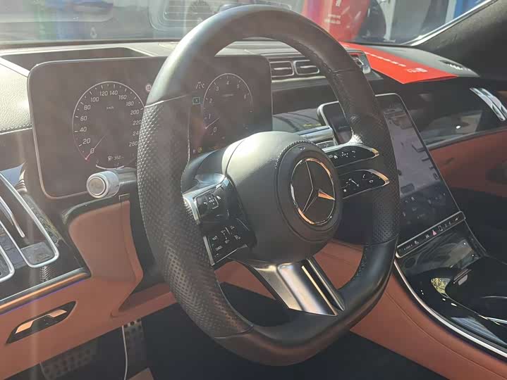 Фото 14 - Mercedes-Benz S-Class