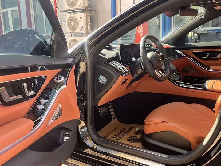 Фото 16 - Mercedes-Benz S-Class