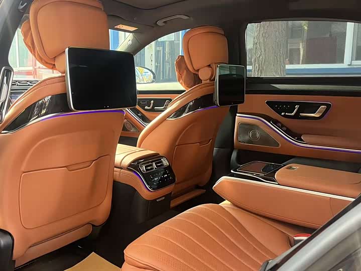 Фото 20 - Mercedes-Benz S-Class