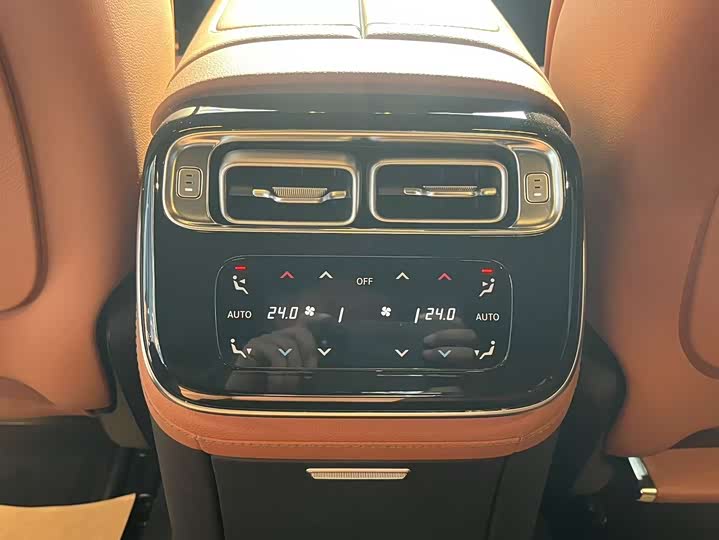 Фото 21 - Mercedes-Benz S-Class