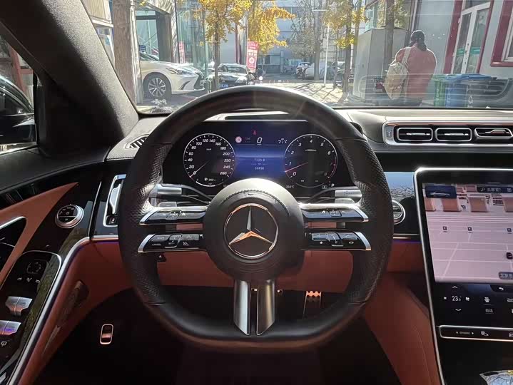 Фото 24 - Mercedes-Benz S-Class