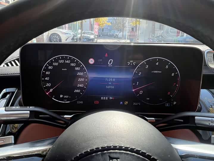 Фото 25 - Mercedes-Benz S-Class