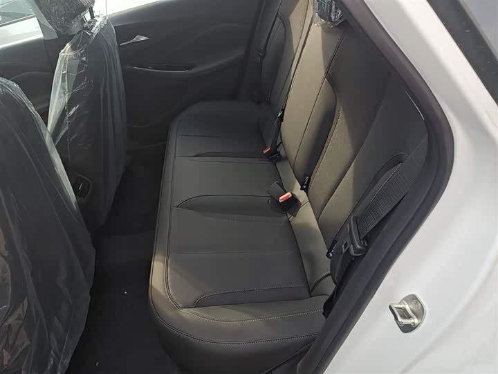 Фото 17 - Buick Verano