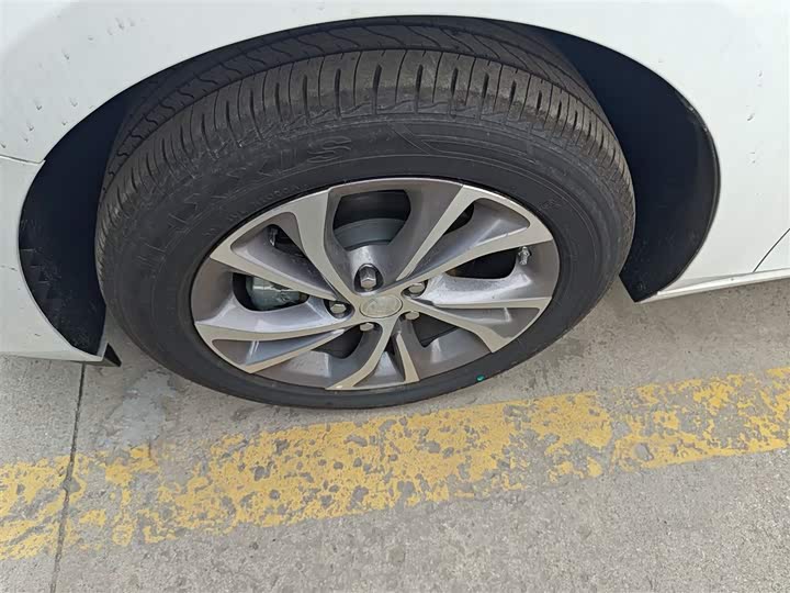 Фото 23 - Buick Verano