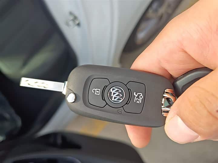 Фото 9 - Buick Verano