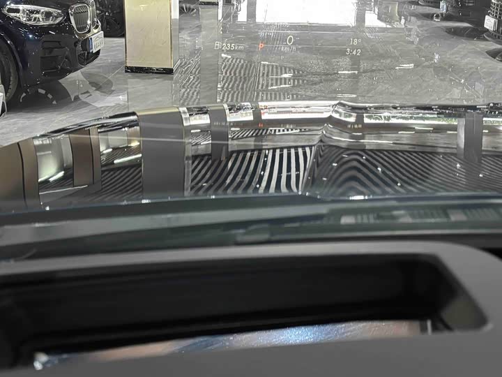 Фото 27 - Lincoln Navigator