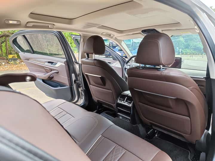 Фото 11 - BMW 5 Series