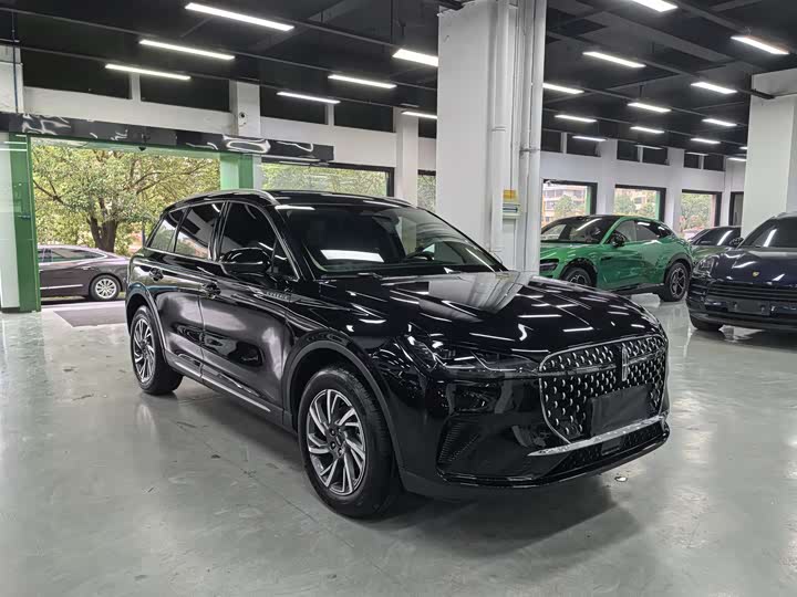 Фото 3 - Lincoln Corsair