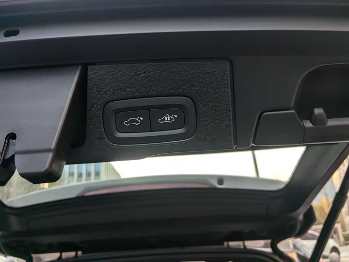 Фото 15 - Volvo XC60