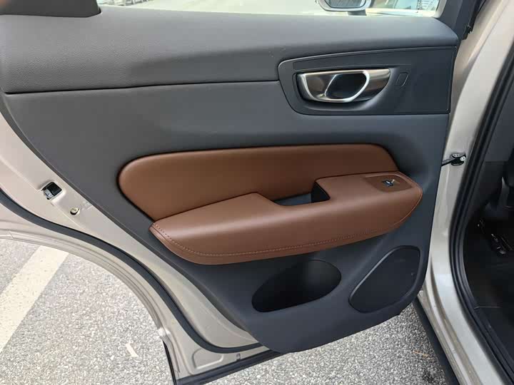 Фото 20 - Volvo XC60