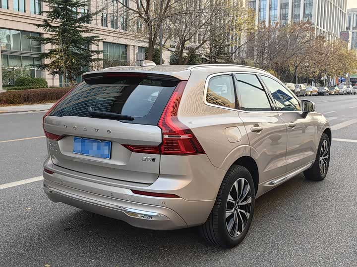 Фото 4 - Volvo XC60