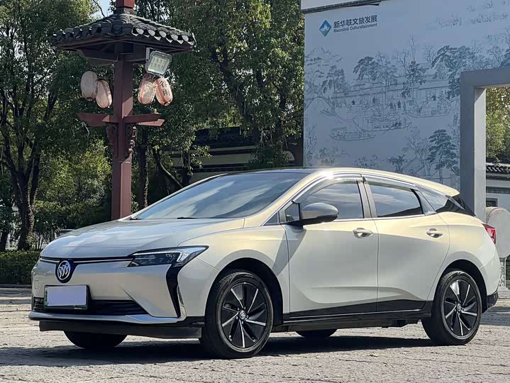 Фото 1 - Buick Velite 6