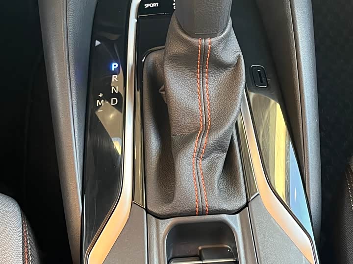 Фото 14 - Toyota Corolla