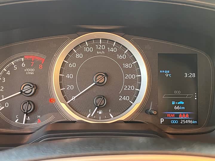 Фото 15 - Toyota Corolla