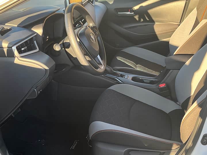 Фото 17 - Toyota Corolla