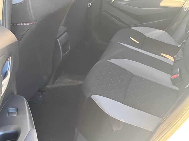 Фото 18 - Toyota Corolla