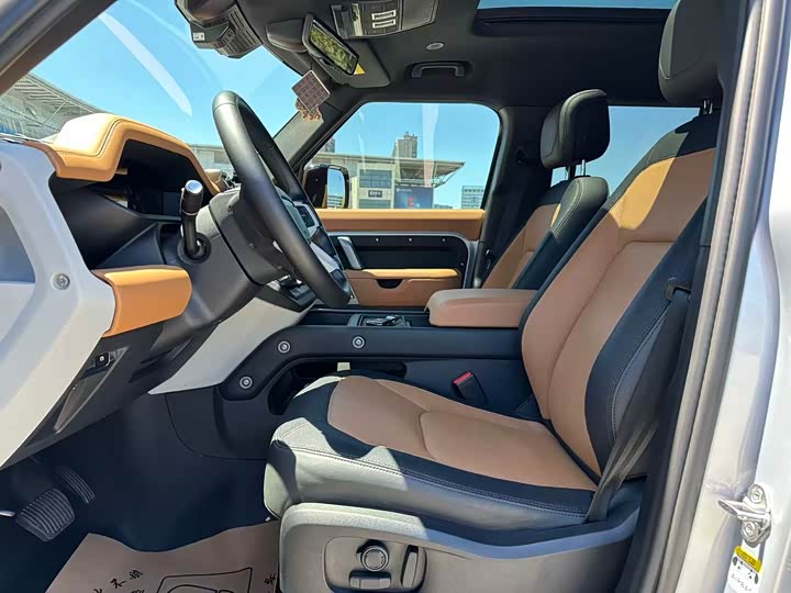 Фото 10 - Land Rover Defender