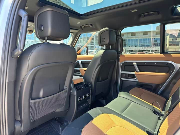 Фото 12 - Land Rover Defender