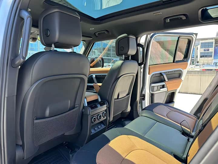 Фото 13 - Land Rover Defender