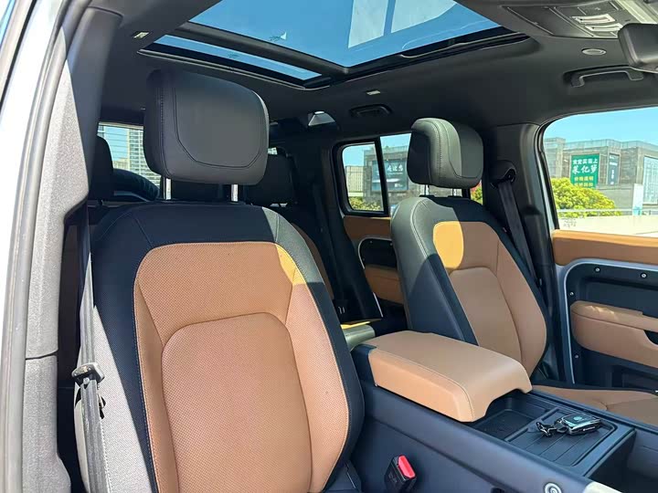 Фото 16 - Land Rover Defender