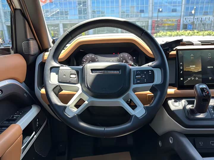 Фото 18 - Land Rover Defender