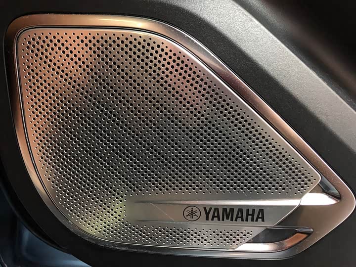 Фото 16 - Zeekr 001