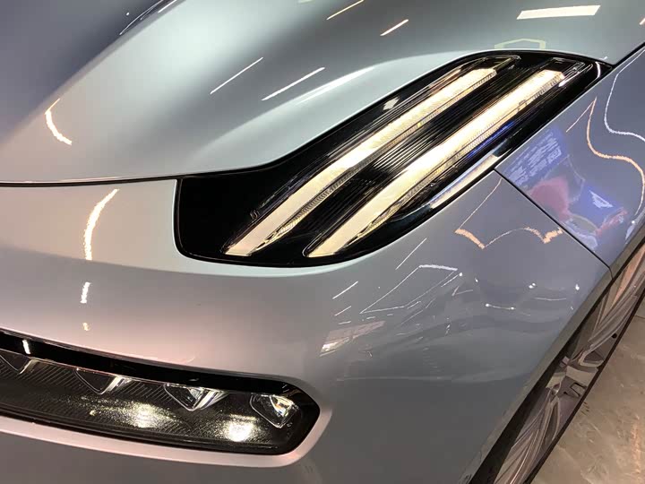 Фото 6 - Zeekr 001