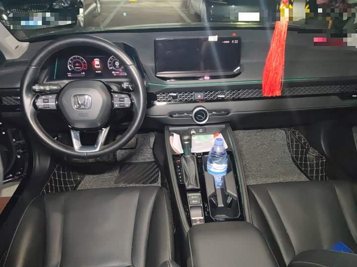 Фото 11 - Honda Accord