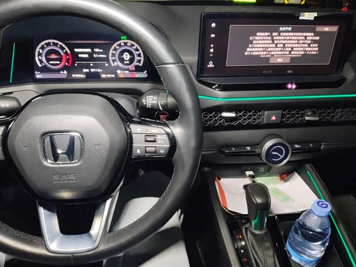 Фото 15 - Honda Accord