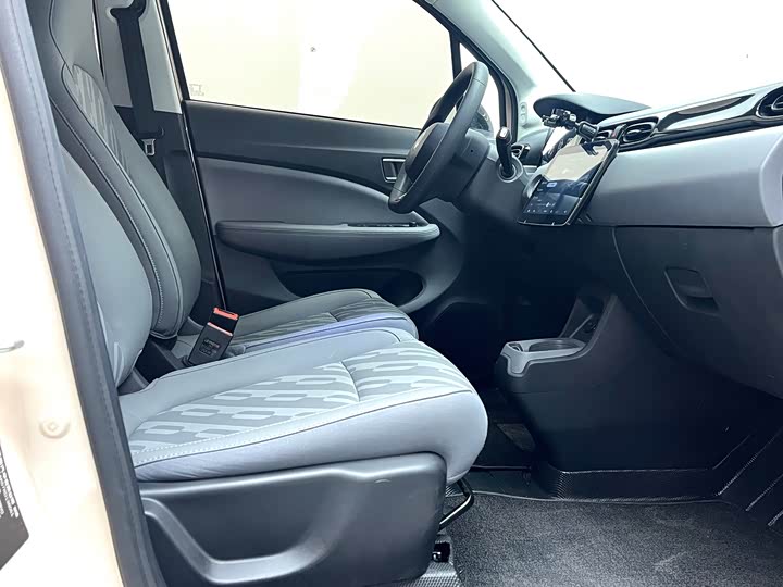 Фото 14 - Leapmotor T03