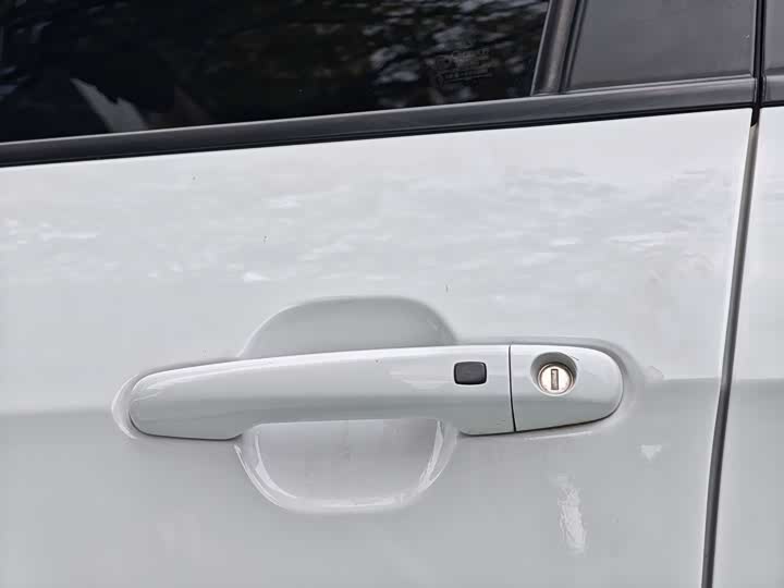 Фото 11 - Geely Vision X3