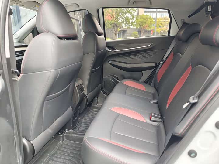 Фото 17 - Geely Vision X3