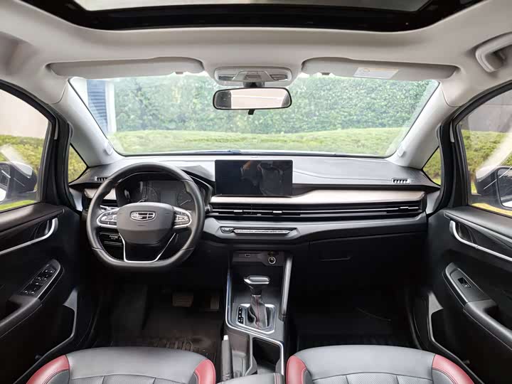 Фото 19 - Geely Vision X3